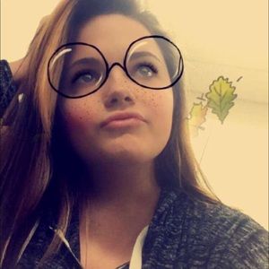 Meet your Posher, Danielle